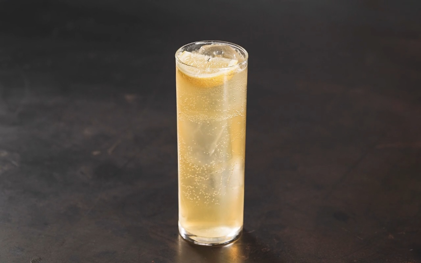 하이볼 – 가볍고 청량한 위스키 칵테일의 매력