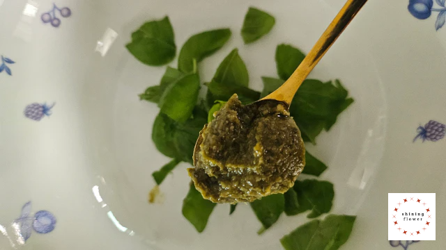 바질토마토-바질페스토 넣기