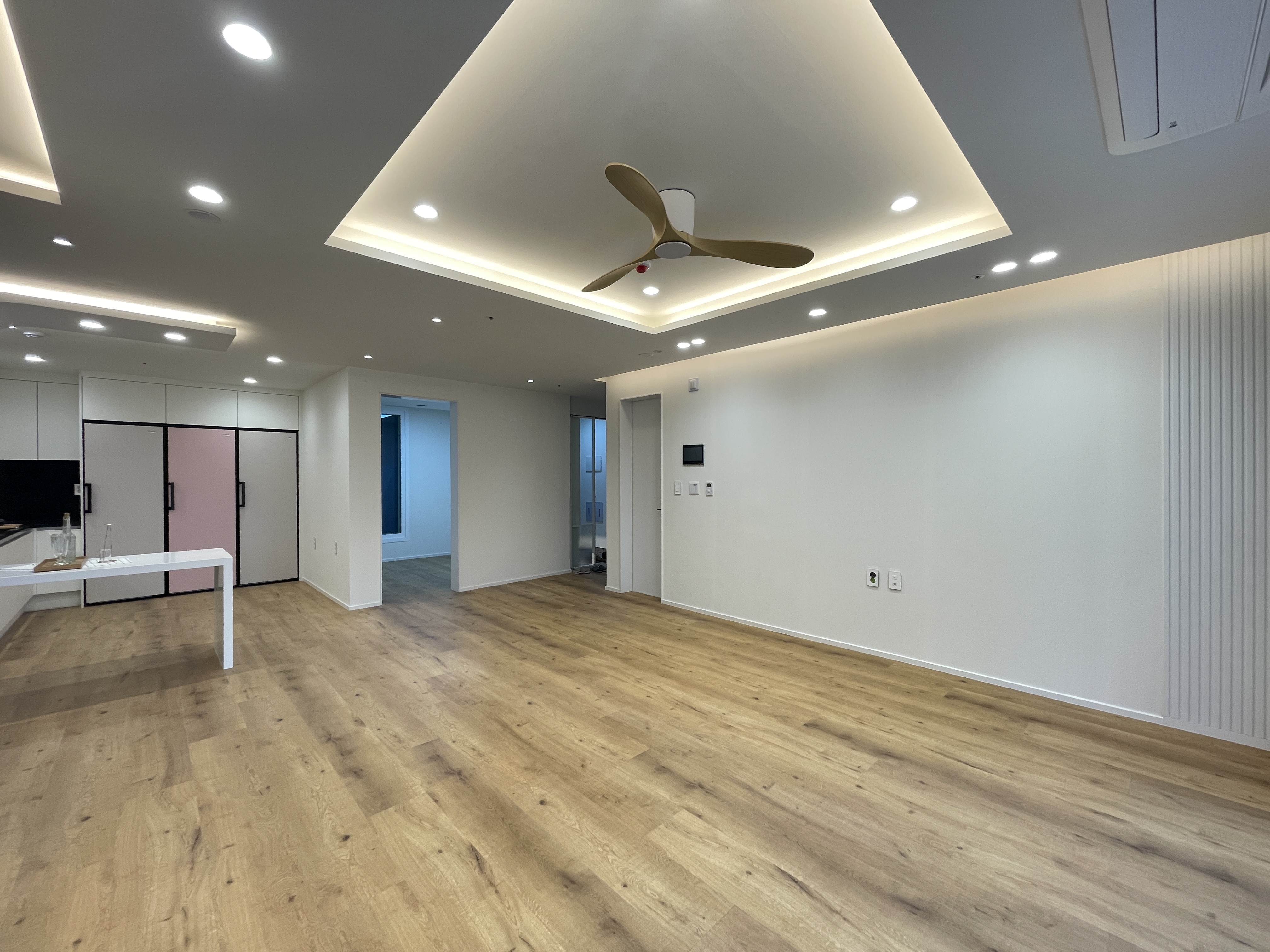 안양 신축 분양 방3개 왕테라스 풀옵션 - 주방 안양 신축 분양 방3개 왕테라스 풀옵션 - 주방