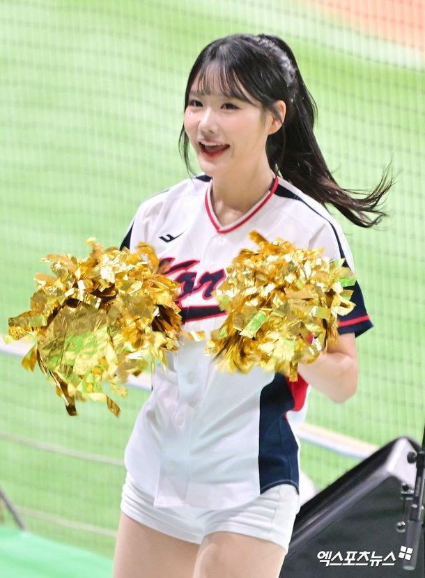최홍라 치어리더 국가대표팀 응원 2025