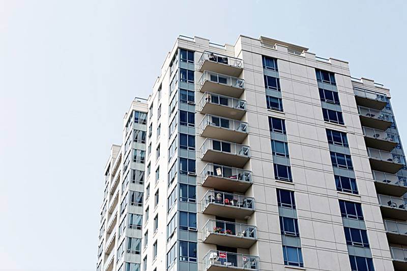 높은-콘도건물-외관-모습