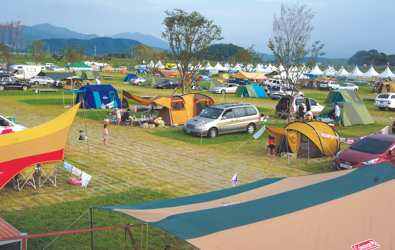 제2회 칠서 생태공원 청보리&middot;작약축제 기본일정과 프로그램 정의 신유 출연