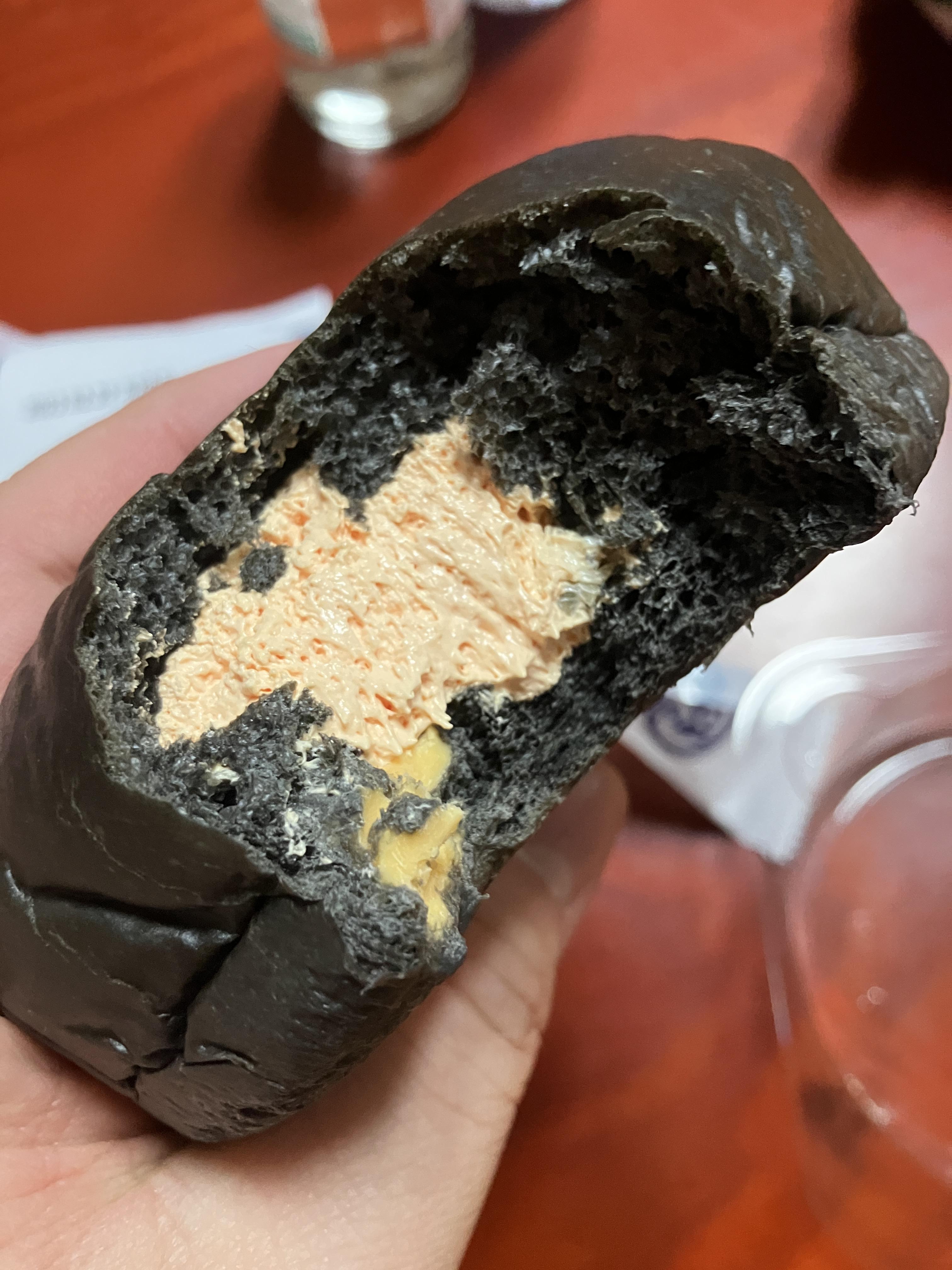 연세우유 황치즈생크림빵 내돈내먹 후기