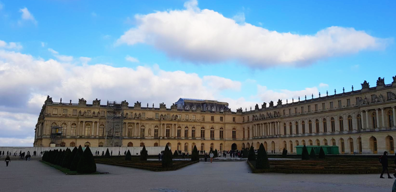 베르사유 정원에서 바라본 베르사유 궁전 뒷모습