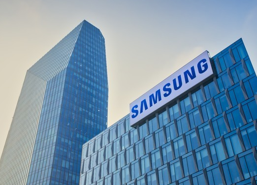 삼성전자, 그 거대한 이름 너머의 이야기를 시작합니다.