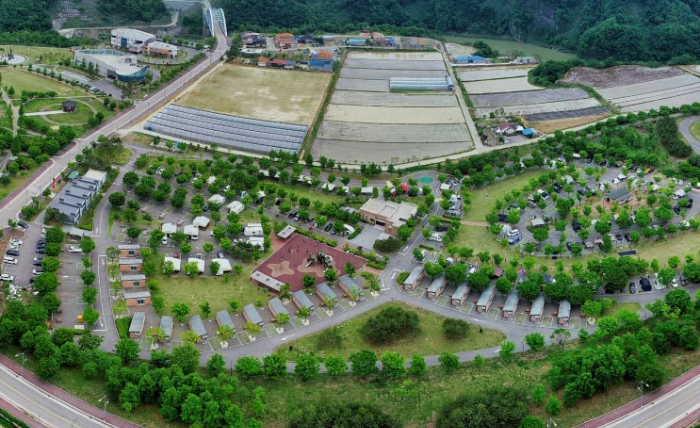 연천 캠핑장, 한탄강 관광지 및 재인폭포 캠핑장