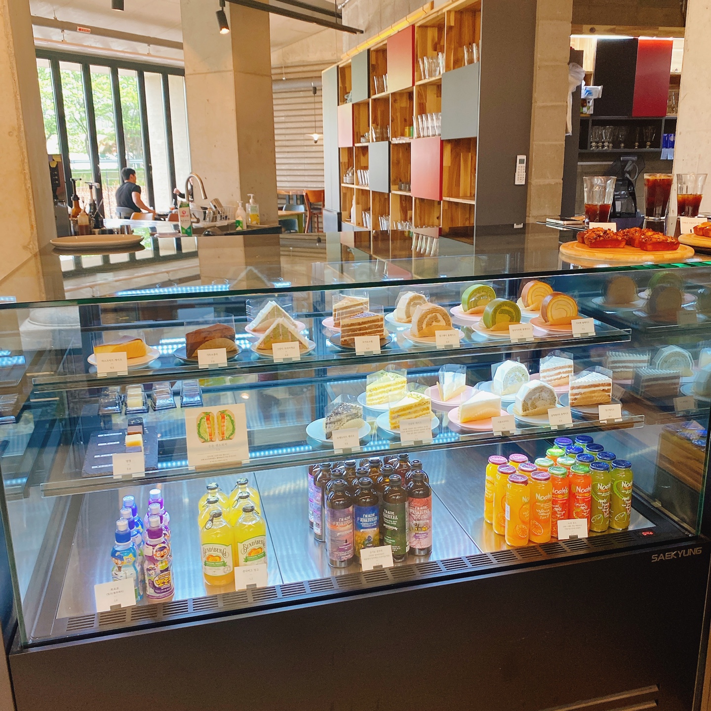 충북 청주 부모산 주봉마을 주봉저수지 한옥 북카페 인문아카이브양림 후마니타스