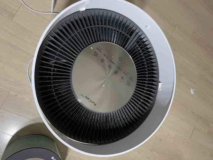 클린부스터 커버 벗기는 사진입니다.