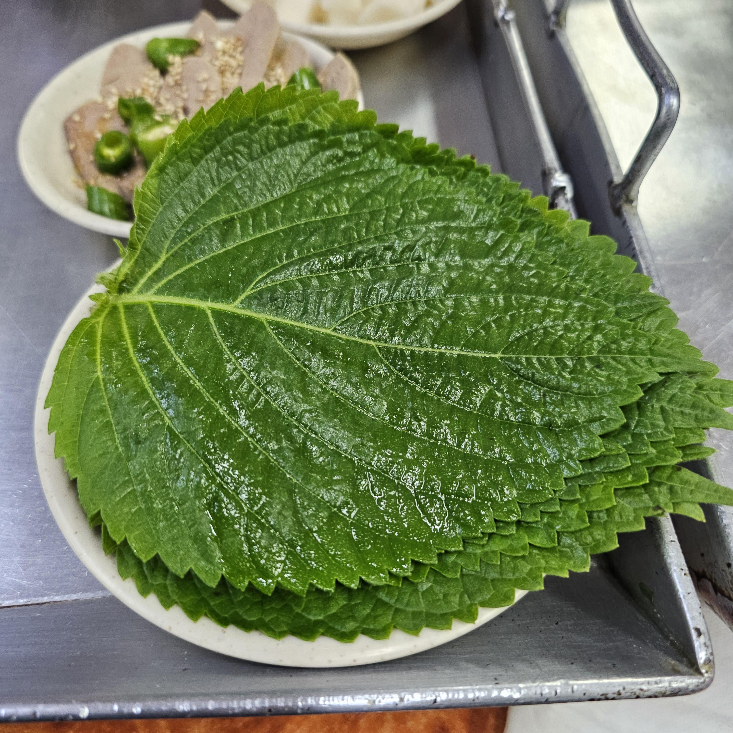 신림동 순대타운 깻잎