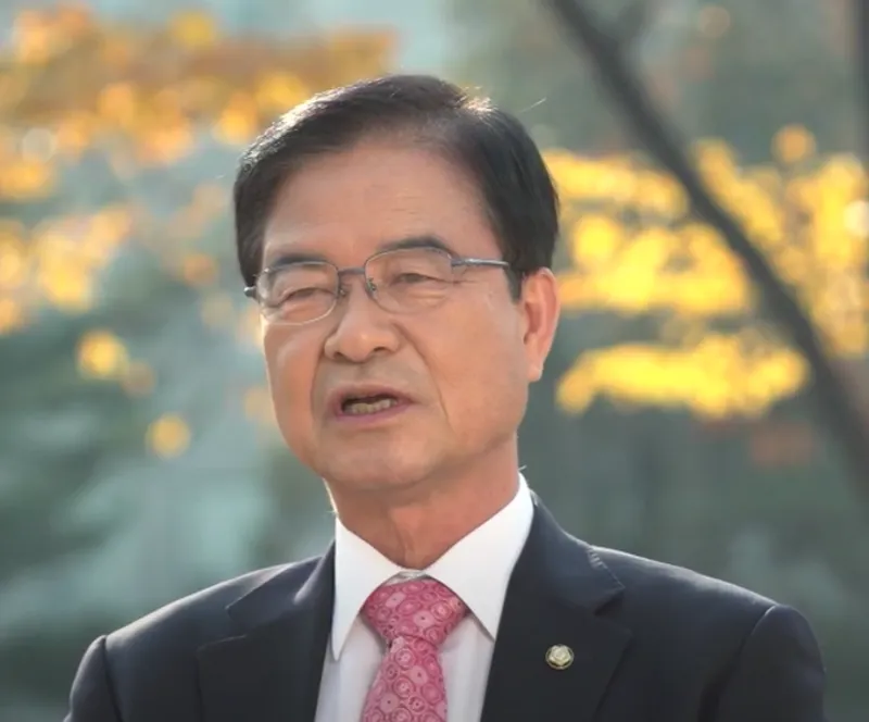 국회의원 인터뷰 장면5.webp