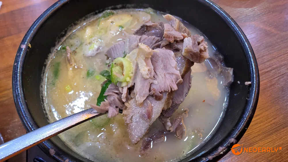 적당한 두께에 씹는 맛을 더해주는 고기도 제법 많습니다.