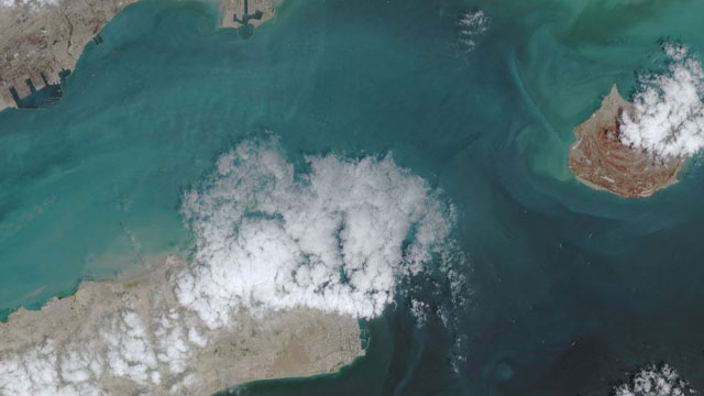 이란 호르무즈 통제 재개 선언