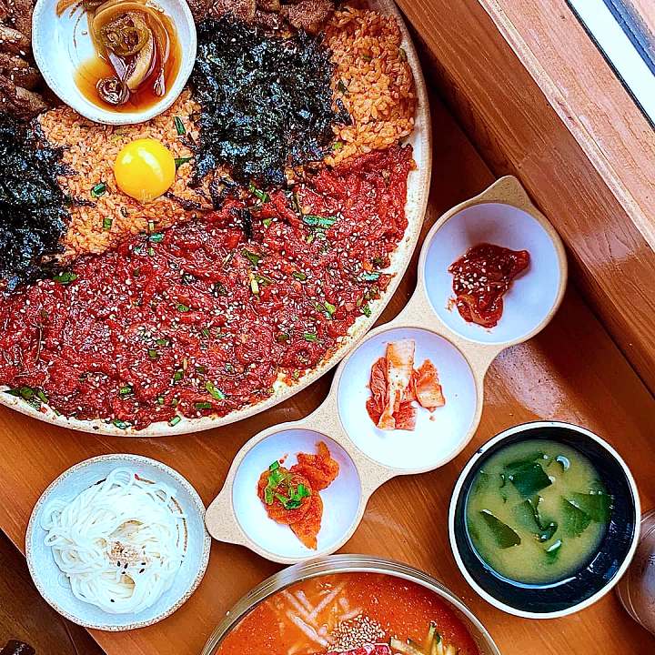 한옥 핫플 데이트 코스 꼬막 갈비 비빔밥 육회비빔밥 꼬막비빔밥 한우 육회꼬막비빔밥 경주 황리단길 맛집 추천 생방송투데이 소문의 맛집