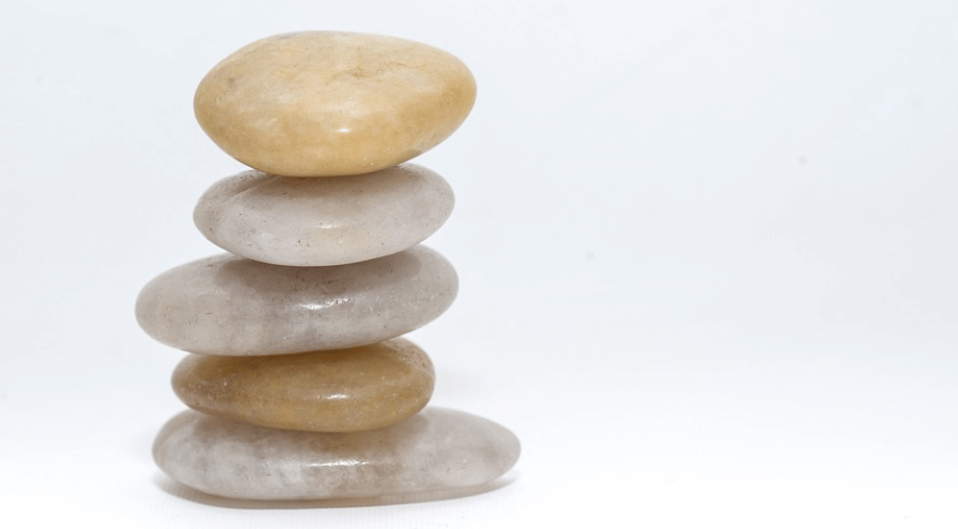 멍 빨리 빼는 법으로 도움이 되는 냉 온 찜질을 할 수 있는 돌