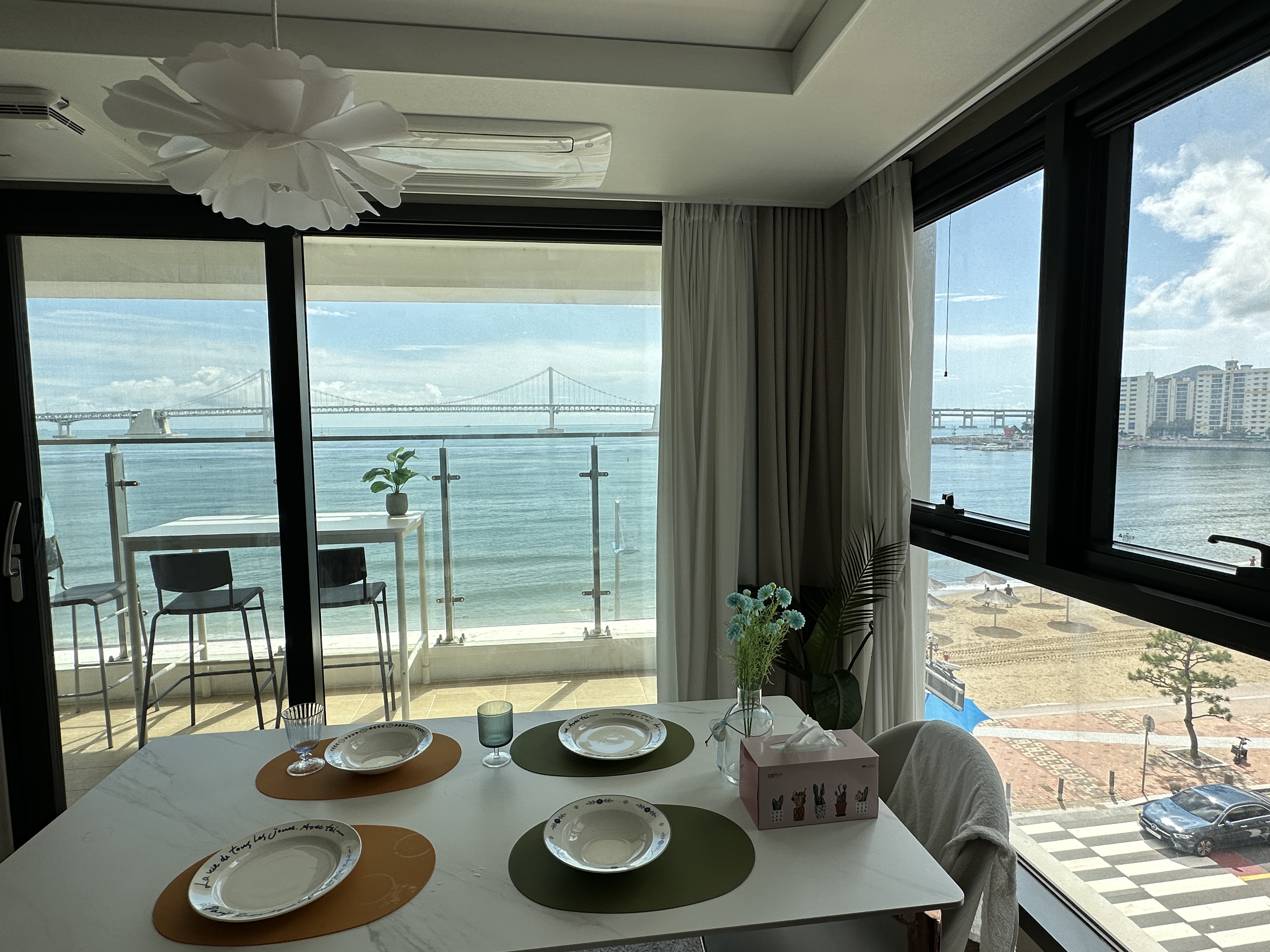 광안대교가 보이는 거실