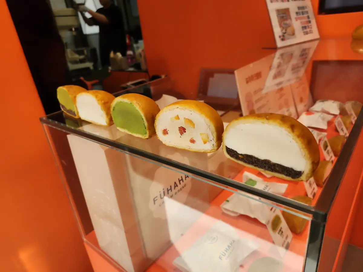 푸하하크림빵-매장-쇼케이스-크림빵-종류면-단면-음식-모형