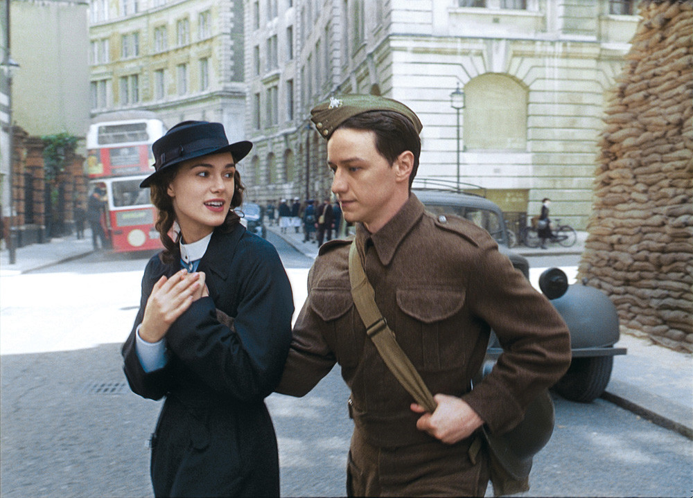 영화 어톤먼트 포토