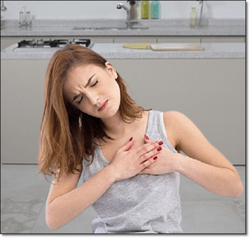 가슴 통증이 있는 여성