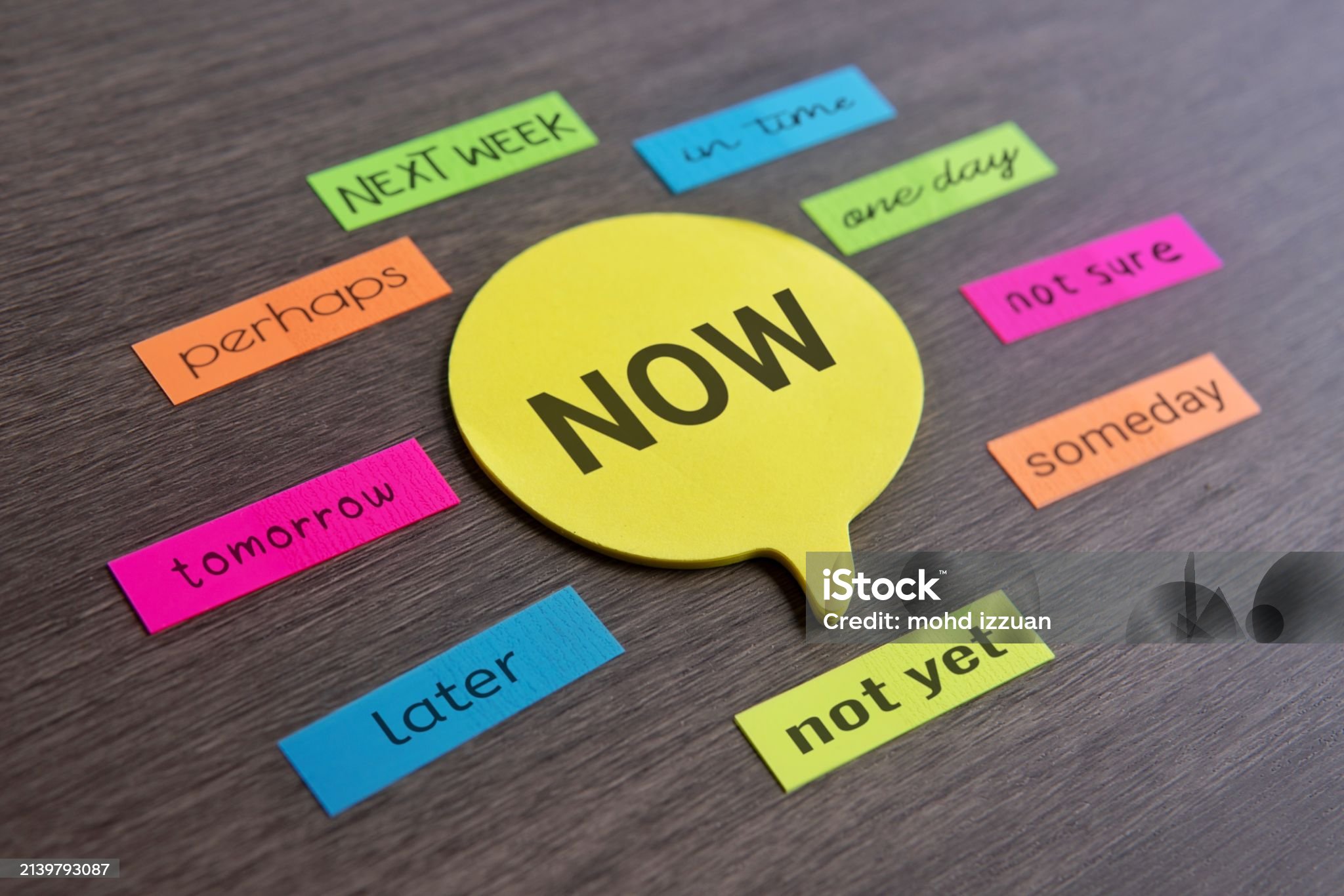 미루기의 심리학: 게으름이 아닌 마음의 구조 신호일 수 있다