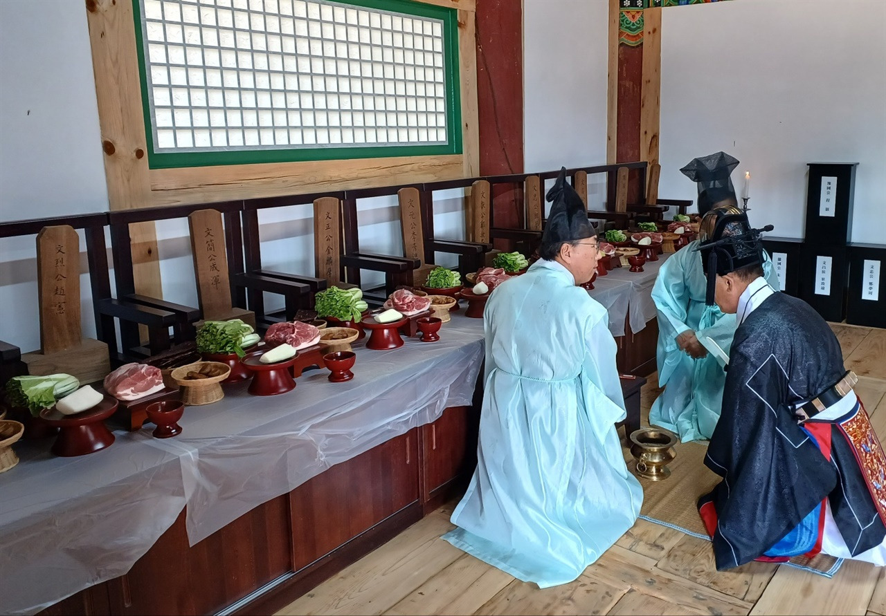 아버지 제사 축문쓰는법 | 어머니 제사 축문쓰는법