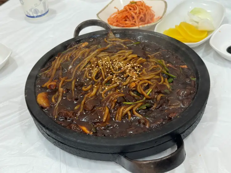 해물돌짜장 사진