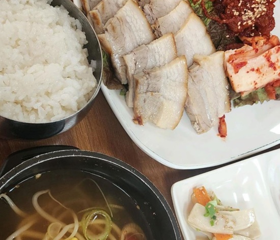 1인 밥상에 딱 맞는 생방송투데이 보쌈정식