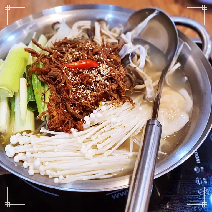 백반기행 김용림 편 이북식 손만두 전골 만둣국 평양식 만두전골 김포 맛집 소개