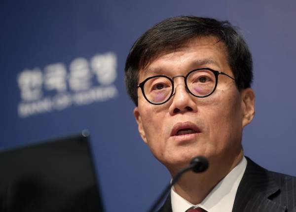 이창용 한은 총재 기준 금리 동결