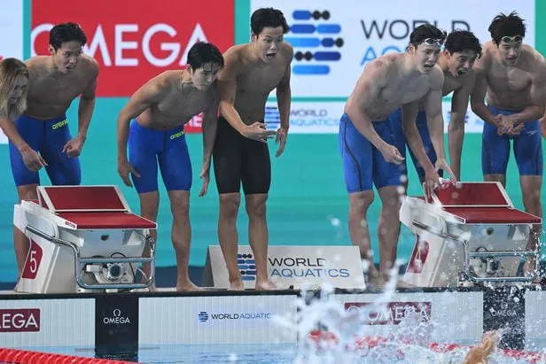 수영 세계선수권대회 계영 800m 단체전 역대 첫메달, 0.10초 차이