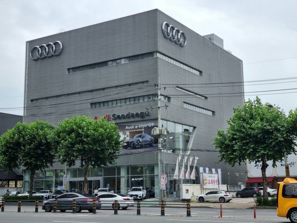 지난 주말 찾아갔던 코오롱아우토 아우디 서대구 전시장입니다.