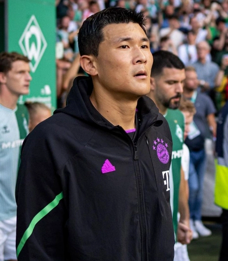 김민재 축구선수 프로필 나이 고향 학력 연봉 가족 와이프