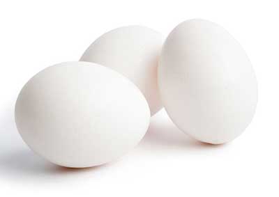 흰 계란 3개