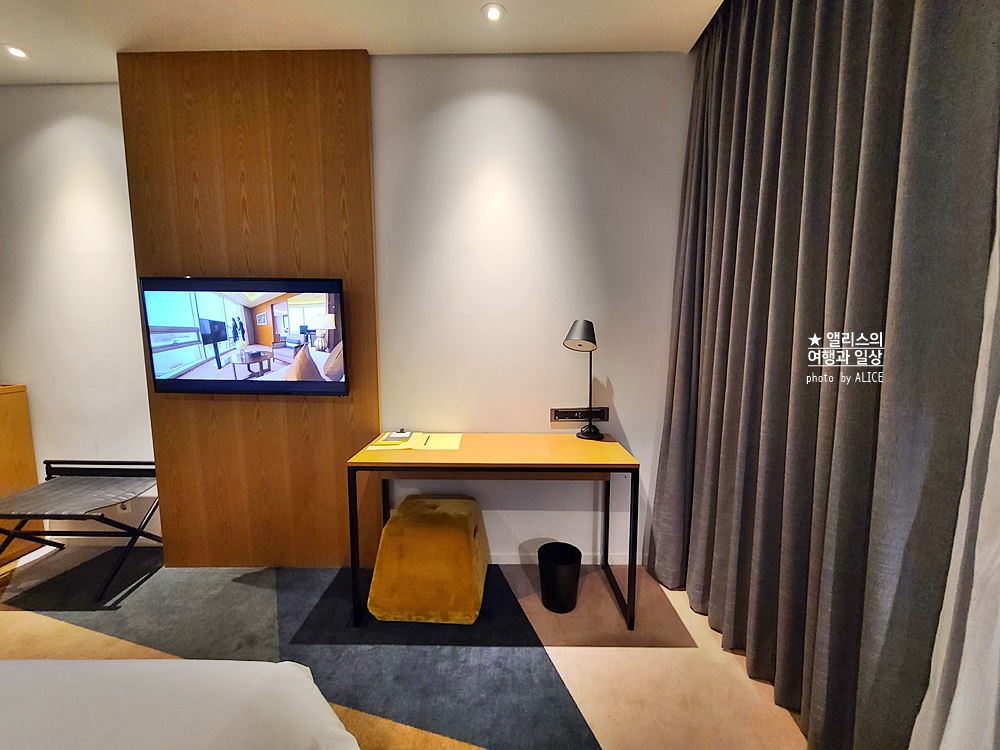 L7 홍대 바이 롯데 스탠다드 더블 룸 꼼꼼후기