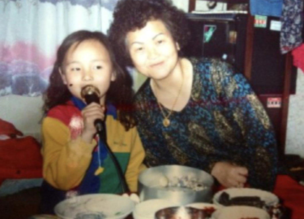 선예 할머니와 함께한 사진, 어린 시절 가족 이야기