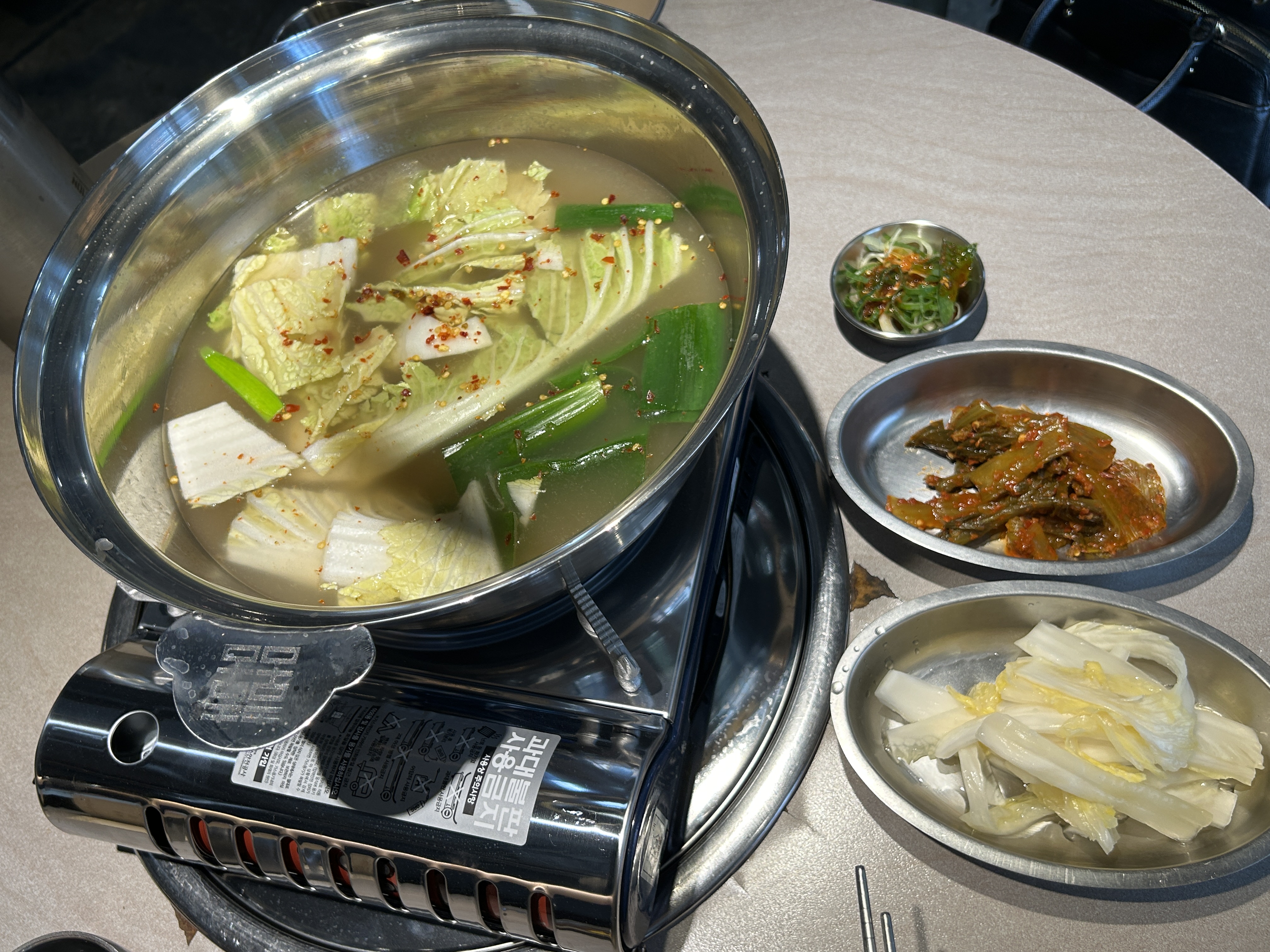 송계옥-닭국수전골과-반찬