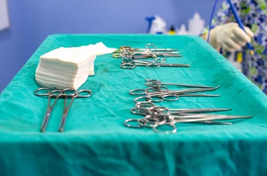 손톱 손상 재건 수술이란? 원인과 절차