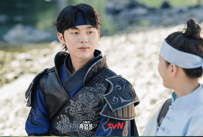 그놈은 흑염룡 줄거리