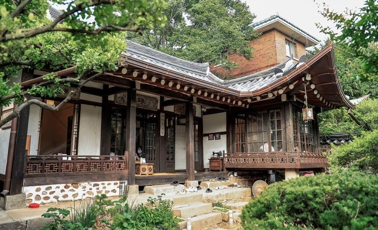전통찻집으로 유명한 수연산방의 모습