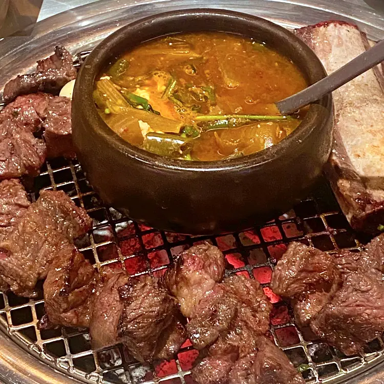 줄서는식당 Korean BBQ, 수원왕갈비, 아보카도 트러플 육회, 빗살로스, LA양념갈비 맛있는 식당 서울대입구역 샤로수길 갈비집 고기집 맛집 소개