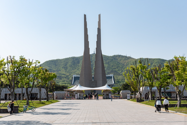천안 아파트 단지별 상세 분석 &mdash; &ldquo;단지 이름&rdquo;이 아니라 삶의 리듬과 비용 구조로 본 정착 가이드