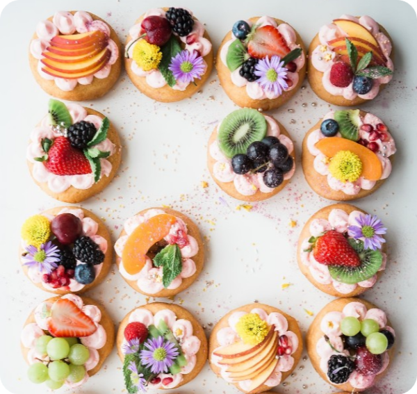 블루베리&#44; 사과&#44; 배&#44; 딸기는 안심하고 먹을 수 있는 다이어트 과일이다.