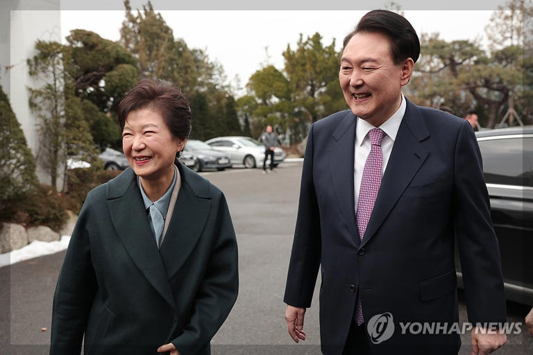 박근혜 전 대통령과 윤석열 대통령 탄핵 소추