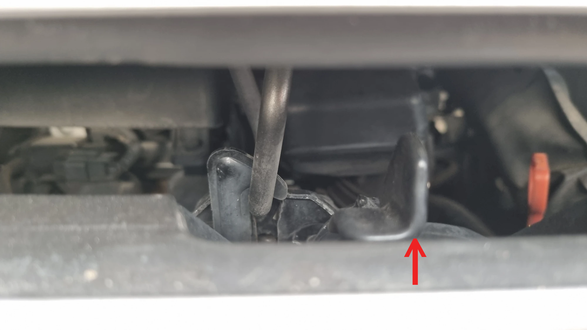 보닛 여는 방법