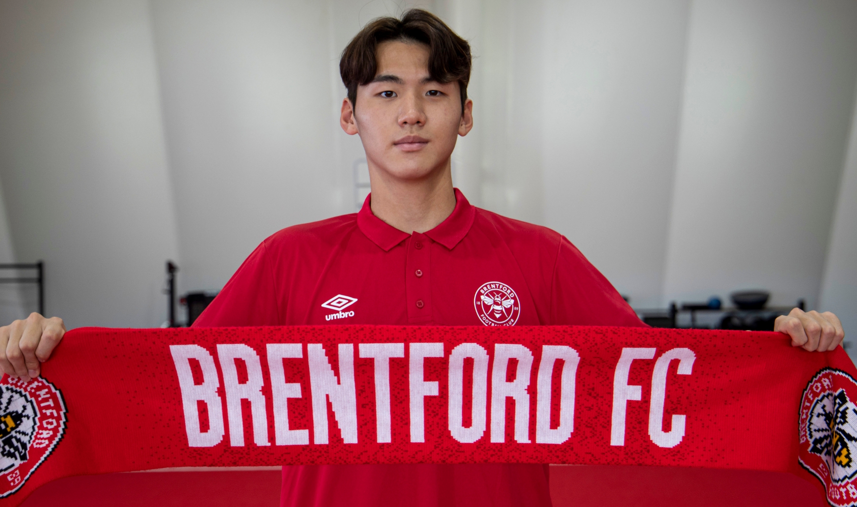 오피셜 김지수 브렌트포드 이적 영입 이적료 연봉 등번호 1군 현지 반응