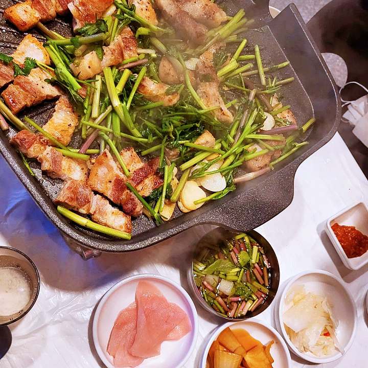생방송오늘저녁 홍대 연남동 미나리 삼겹살 맛집 추천