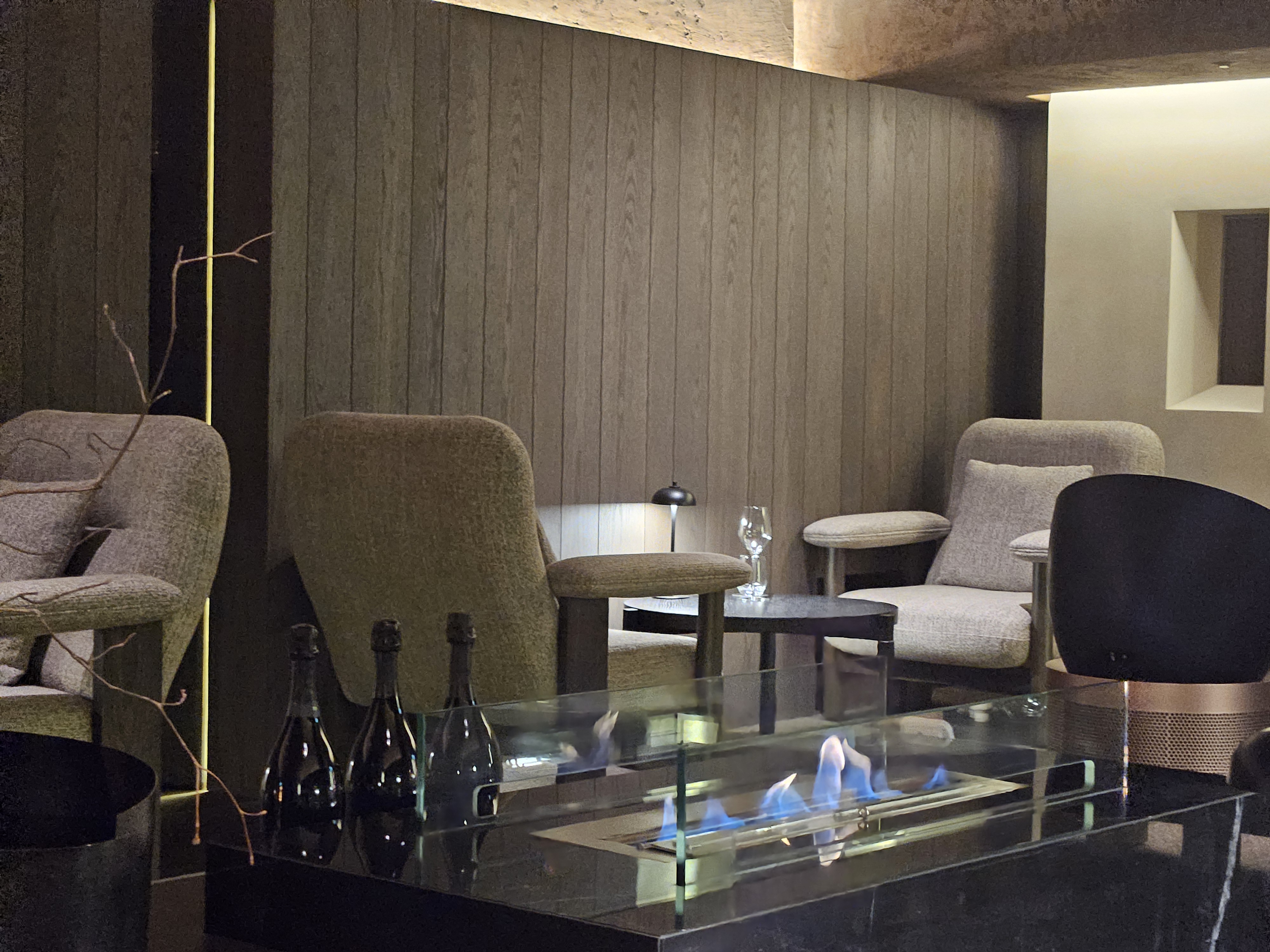 솔밤 드로잉 룸 분위기