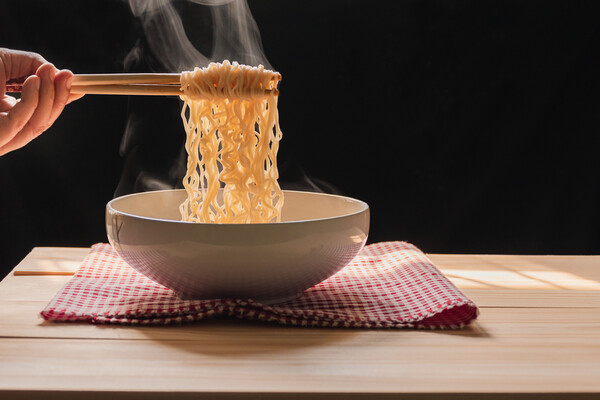 간헐적 단식 중 피해야 할 음식 라면&amp;가공식품