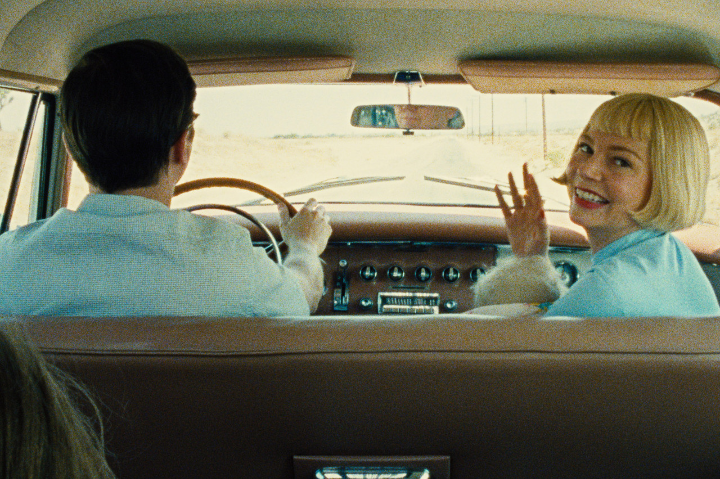 이사가고있는샘의가족들