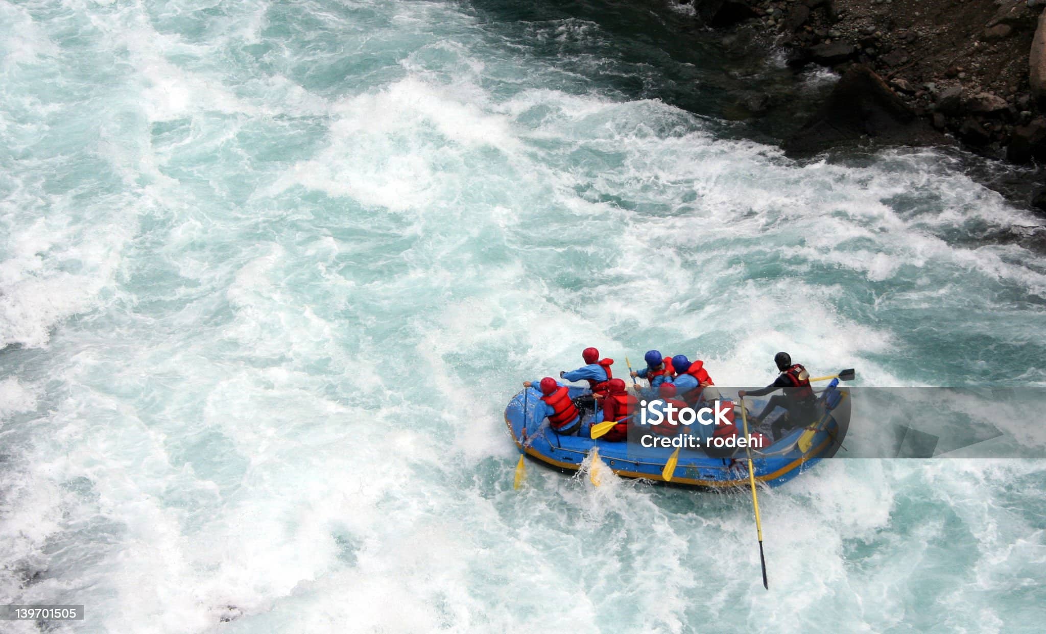 화이트워터 래프팅-급류 정복하기