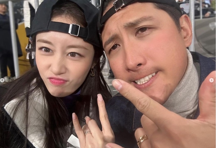 티아라 지연 황재균